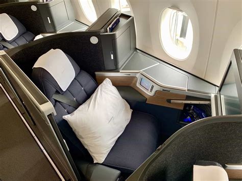 British airways business class review. American Airlines offers up to four daily flights between JFK and LHR operated on its Boeing 777-200ER and 777-300ER aircraft. The American 777-200ERs have 273 seats: … 