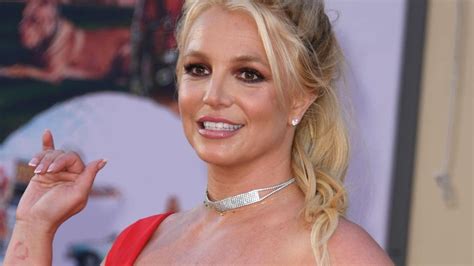 Britney Spears dice que está “recuperando la vida” en su nuevo libro de memorias
