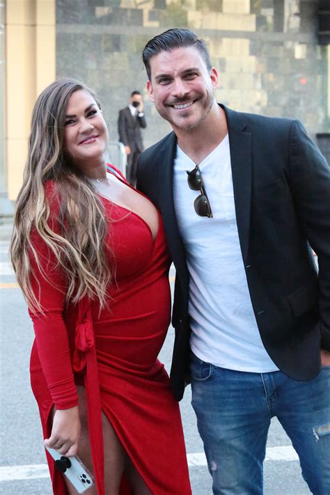Brittany cartwright weight. Jax Taylor and Brittany Cartwright first meet while vacationing in Las Vegas in 2015. He convinced her to join the cast of Vanderpump Rules for season four, which premiered that same year. 