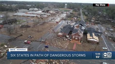 Broad swaths of US reel from tornadoes that killed 29