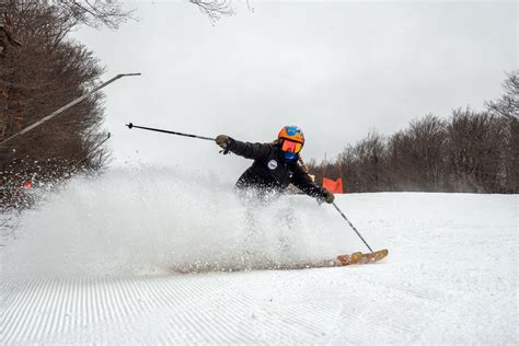 Bromley lift tickets. Mad River Glen. Veterans and retired military can receive 50% off one regularly priced mid-week lift ticket if purchased online and in advance of their visit. Active military members receive a free mid-week lift ticket – purchased in advance and online. Details can be found online. 