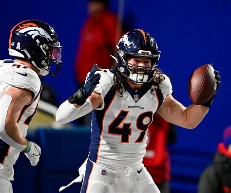 Broncos LB Alex Singleton on Denver defense’s turnover binge: “You have to be willing to sacrifice your body”