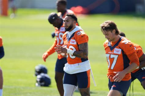 Broncos set initial 53-man roster with 4 undrafted free agents
