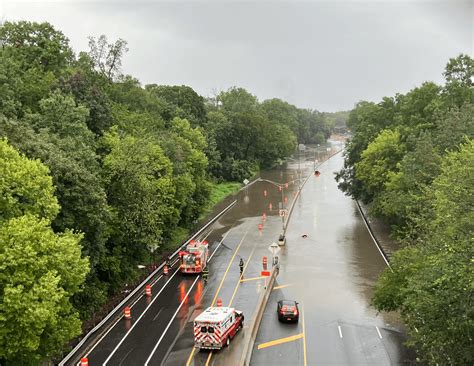 Bronx river parkway traffic. Apr 13, 2023 · Apr 13, 2023, 4:14amUpdated on Apr 14, 2023. By: News 12 Staff. /. Traffic is about to get a whole lot busier on the Bronx River Parkway due to a major construction project. The construction plan ... 