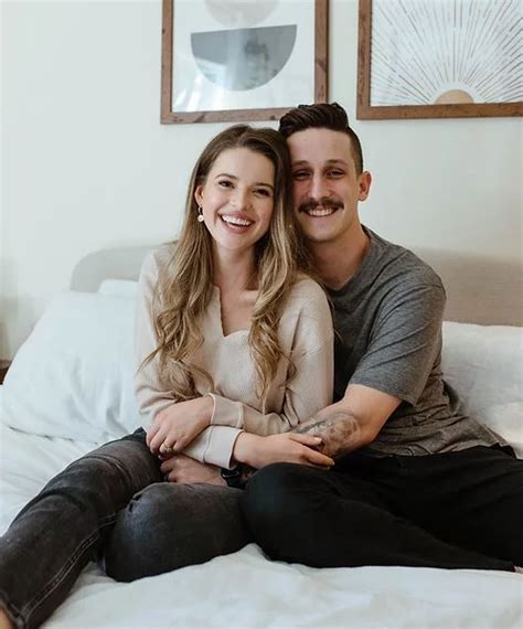 Aug 27, 2023 · Brooke Smith’s ex-husband is Michel Janse Smith is Janse’s ex-husband. Janse is an actress. The couple met through a dating app and when they finally met in person, they started to like each other. The actress previously posted the How I Met My Husband video on her YouTube channel. . 