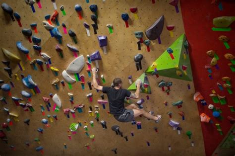 Brooklyn boulders lic. Established in 2015. BKB LIC. Creative climbing, premium fitness facilities, youth programs, and a friendly workspace in Long Island City. A New York hub for adventure and community. 