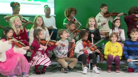 Broward students bring holiday harmony to Fort Lauderdale-Hollywood International Airport