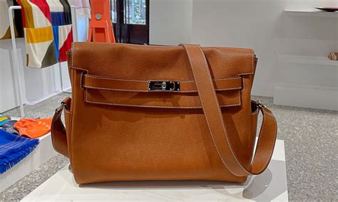 Brown Kelly Messenger Hechi