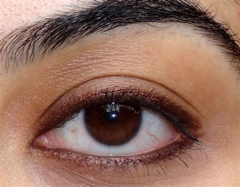 Brown eyeliner. Brown. Brown eyeliner will softly outline your eyes. Brown actually does a better job at outlining them than black which may be too dramatic and stark for light eyes. Go for deep dark browns like chocolate. Allure recommends an espresso liner for that smudgy smoky eye instead of black. 