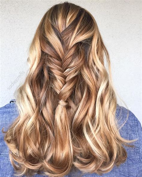 9. Curly Brown Hair with Blonde Highlights. Save. Lighten up your chocolate brown hair color by adding light brown highlights in the front. You don’t have to do full highlight or dye your hair. Just a few light brown or dark blonde strands in front can do the job. 10.
