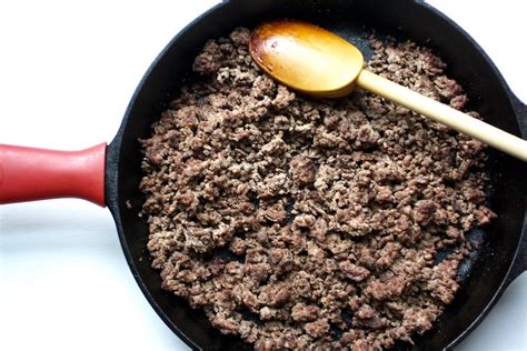 Brown meat. 12 Jan 2018 ... For the record, when you brown ground meat in a pan, it should be, well, brown and crispy. If it's gray and mealy like mom's taco meat used ... 