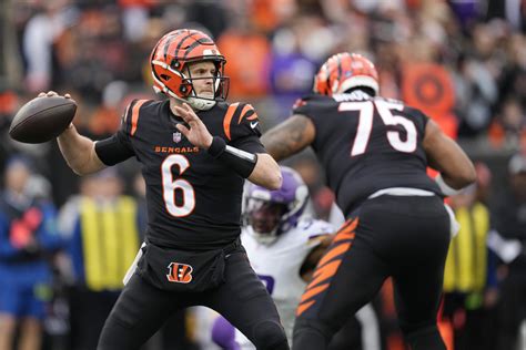 Browning, Bengals look to keep the momentum going while reeling Steelers turn to Rudolph