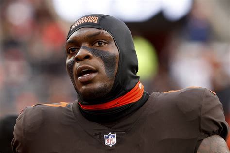 Browns DT Winfrey arrested on misdemeanor assault charge