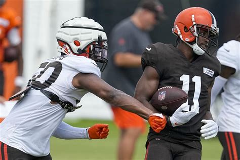 Browns LB Jacob Phillips suffers season-ending pectoral injury for second straight year