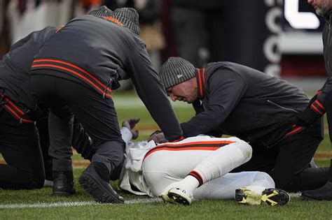 Browns QB Dorian Thompson-Robinson evaluated for head injury after hit vs. Broncos