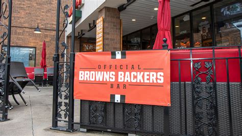 ∎ Grove City Browns Backers: Front Row Sports Bar, 3036 Southwest Blvd., Grove City; Upper Deck, 4063 Hoover Road, Grove City ∎ Glass City Browns Backers (Lancaster): Buffalo Wild Wings, 1283 .... 
