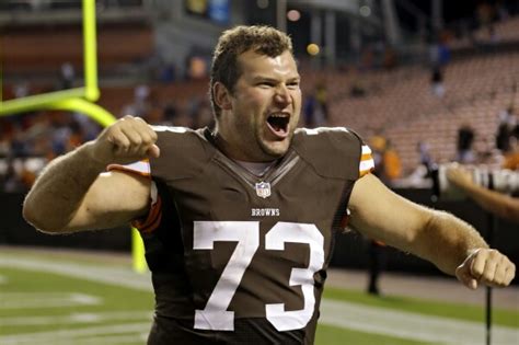 Browns reliable tackle Joe Thomas finally gets biggest victory, enshrinement into Hall of Fame