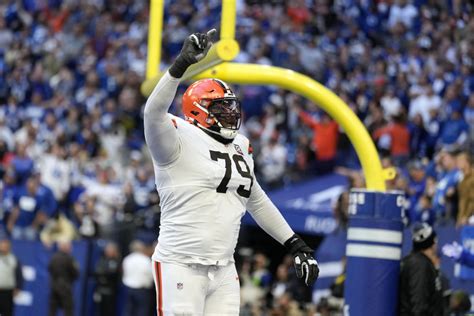 Browns rookie Dawand Jones out with injury; team will be without both starting tackles versus Ravens