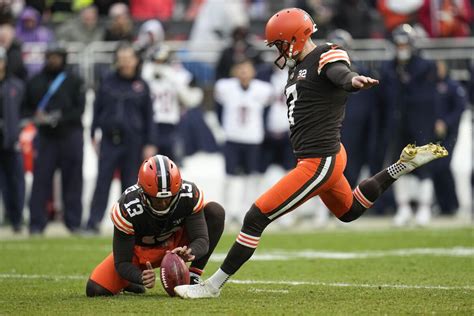 Browns will try to make playoffs with new kicker, Hopkins out injured. QB Thompson-Robinson on IR