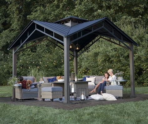 Broyhill hardtop pavilion.  ProsA well made attractive shade structu Bot Verifi...