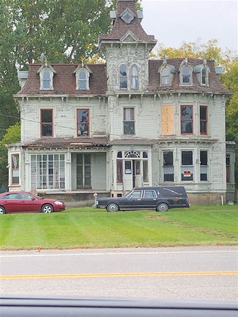 Bruce mansion pictures. His childhood home was a 5,660-square-foot luxury home in Michigan, situated on 5.5 acres that includes 5 bedrooms, 7 bathrooms, 5-car garage, along with a partially finished walkout and guest ... 