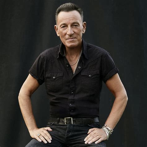 Bruce springsteen wrigley. Feb 14, 2023 · Bruce Springsteen and the E Street Band are returning to Wrigley Field on Wednesday, August 9. Tickets go on sale this Friday morning at 10:00. Springsteen last played the Friendly Confines in ... 