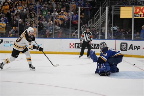 Bruins earn win No. 60 with 4-3 win over Blues in shootout