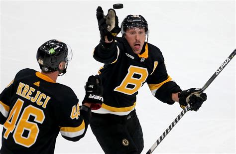 Bruins notebook: Brad Marchand battling to regain form after surgery