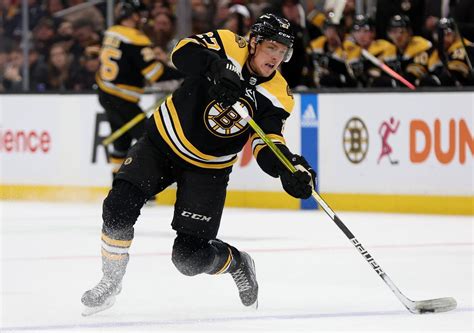 Bruins notebook: Hampus Lindholm trying to do whatever he can to win