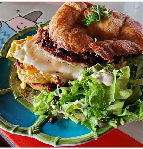 Brunch fayetteville ar. Brunch is a delightful meal that combines the best of breakfast and lunch. It’s a time to gather with friends and family, relax, and enjoy delicious food. However, preparing a brun... 