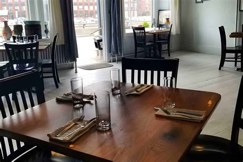 Brunswick restaurants maine. When it comes to adding a touch of elegance and entertainment to your home, there’s nothing quite like a Brunswick billiard table. Known for their exceptional craftsmanship and tim... 