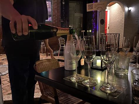 Brut Champagne and Wine Bar in Alexandria - Restaurant …