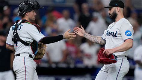 Bryan De La Cruz hits 2-run homer in 8th in Marlins’ 6-3 victory over Dodgers
