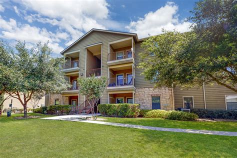 Brynwood apartments. Brynwood Apartments is a pet-friendly community offering the perfect balance of comfort and location. We are situated near fantastic shopping, dining, and entertainment options that the area has to offer, including The Shops at La Cantera, SeaWorld San Antonio, Six Flags Fiesta Texas, and Government Canyon State Natural Area. 