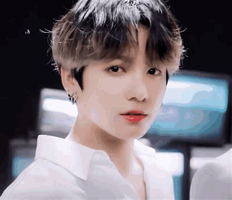 The perfect Bts Jinmojv21 Jungkook Animated GIF for your conversat