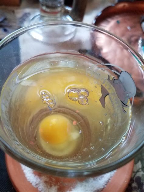 Bubbles in egg cleanse. bubbles: the egg has absorbed negative energy, specifically regarding the people with negative energy and my own Given the webbing and the tiny brown speck in the water, I feel like I should do a second cleansing with my herbal bundle. 