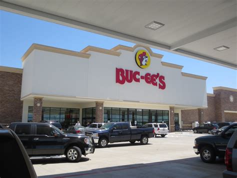 Buc-ee's sued the San Antonio-based operator of Choke Canyon Travel Center in 2015 for promoting its gasoline, food and other travel essentials with its grinning, lip-licking, hat-wearing, finger .... 