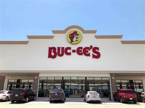 October 4, 2023 By Ashley Popular convenience store chain Buc-ee’s will be opening multiple new locations across the U.S. in the months to come. Buc-ee’s has plans for a major expansion of new travel centers into established and new states, including several mega-sized locations of 74,000 square feet or more.