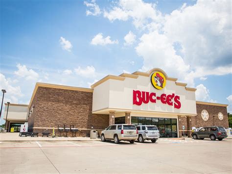 Bucces - The popular Texas-based convenience store Buc-ee's is set to be built in Anderson. The 24/7, 365 travel center provides a range of items from gas, hardware, cooked food and more.