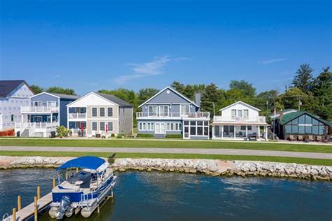 Buckeye lake houses for sale. $1,479,900. 3 beds. 2 baths. 3,252 sq ft. 300 Cranberry Ln, Buckeye Lake, OH 43008. Marnita Swickard • e-Merge Real Estate, (740) 246-5525. Waterfront Home for Sale in … 