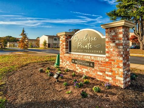 Buckroe pointe apartment townhomes. Buckroe Beach has two bedroom apartments that rent for around $1,088 per month. What is the average rent of a 3 bedroom apartment in Buckroe Beach, VA? three bedroom apartments in Buckroe Beach are usually priced around $1,476 per month. 