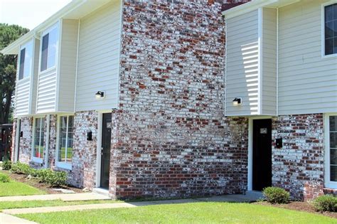Buckroe Pointe Apartment Townhomes is a 645 - 1,044 sq. ft. apartment in Hampton in zip code 23664. This community has a 1 - 3 Beds, 1 - 1.5 Baths, and is for rent for $1,195 - $1,400. Nearby cities include Poquoson, Newport News, Yorktown, Carrollton, and Norfolk. Ratings & reviews of Buckroe Pointe Apartment Townhomes in Hampton, VA.