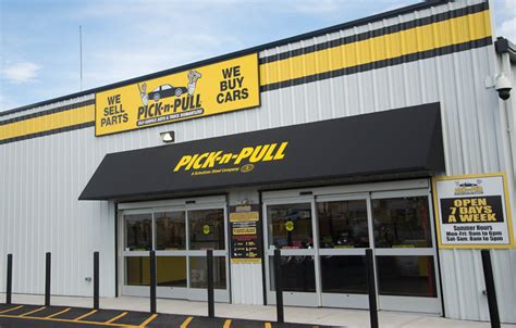  Pick-n-Pull is located at 1805 North West By-Pass, US-160 in Springfield, Missouri 65803. Pick-n-Pull can be contacted via phone at 417-863-8858 for pricing, hours and directions. 