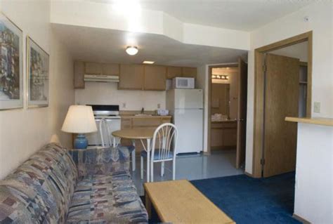 Currently manages 7,158 apartments located primarily in the southwest. We offer competitive salaries and great benefit options, paid vacation, 9 paid holidays and 401 (k) plan with company match. Description: Budget Suites of America is seeking a Night Auditor for openings in Phoenix, Dallas, San Antonio, and Las Vegas.. 