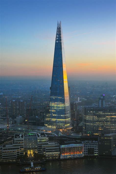 Budova shard images libres de droit, photos de Budova shard