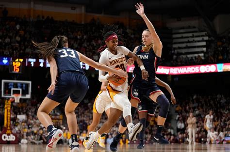Bueckers returns home, leads UConn past Gophers