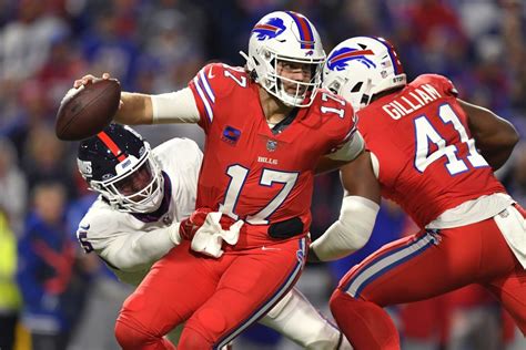 Buffalo Bills hang on — barely — in a 14-9 win over the New York Giants