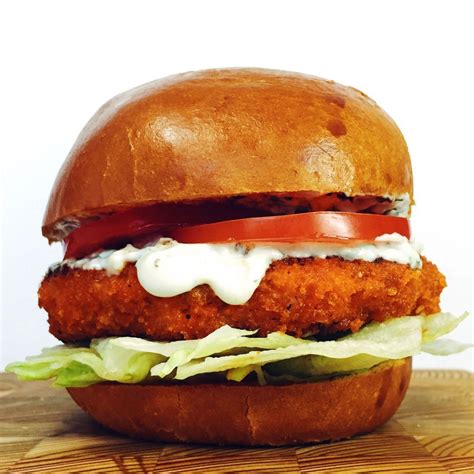 Buffalo Blue Cheese Chicken Burger calorias, carboidratos e …