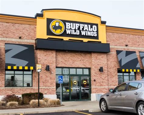 Buffalo Wild Wings - Avon Restaurant - Avon, IN