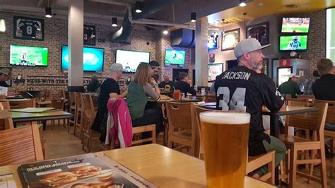 Buffalo Wild Wings South Portland, ME 04106 - Restaurantji